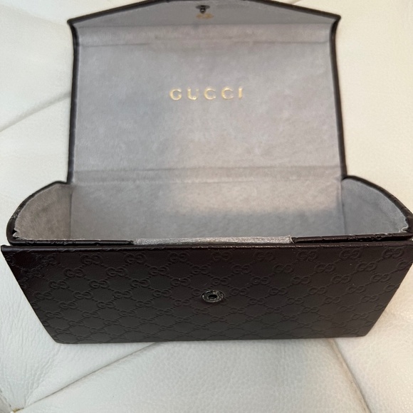 Gucci Gold Chain studded link Sunglasses..... - Picture 4 of 4